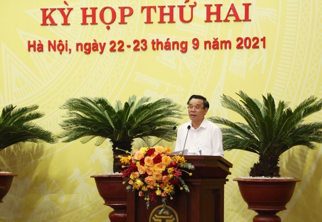 Thông qua Nghị quyết về việc bố trí nhân viên chăn nuôi thú y các xã, phường, thị trấn